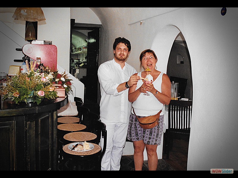 Santorini Boss Deb