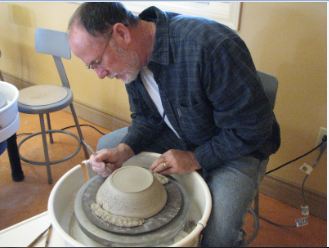 Phil
making a serving bowl at the Palms RV Resort in Yuma, AZ