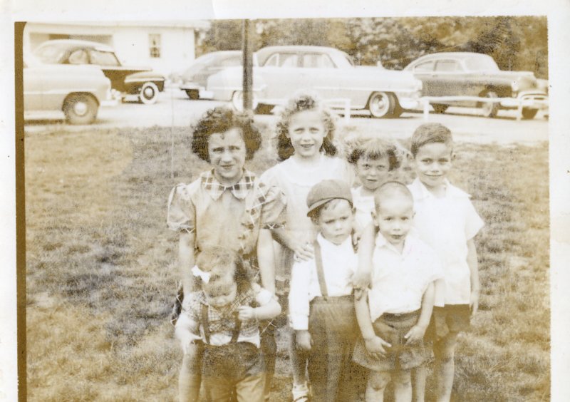 cousinsatgranddads1954.jpg